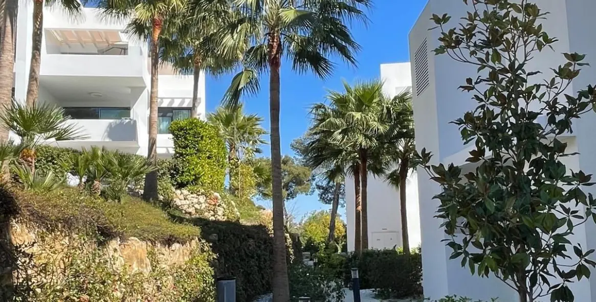 Продажа апартаментов на первом этаже в Atalaya 20