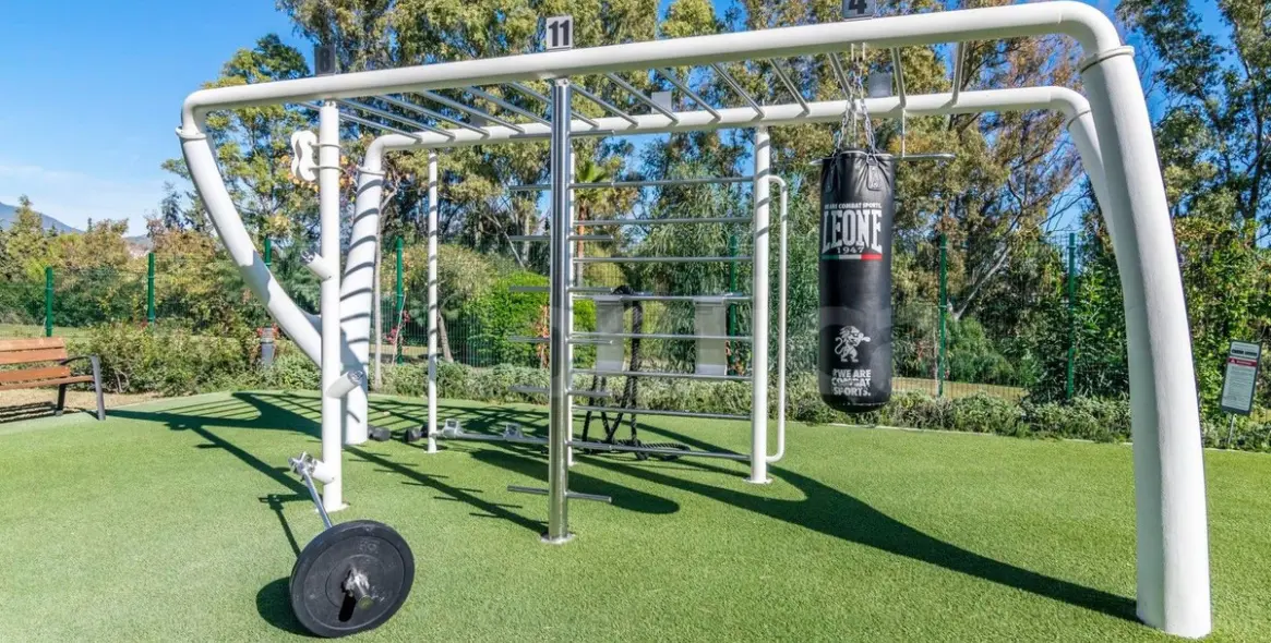 Продажа апартаментов на первом этаже в Atalaya 25