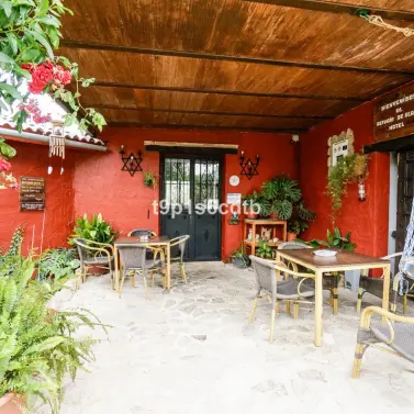 Продажа отеля в Valle de Abdalajis