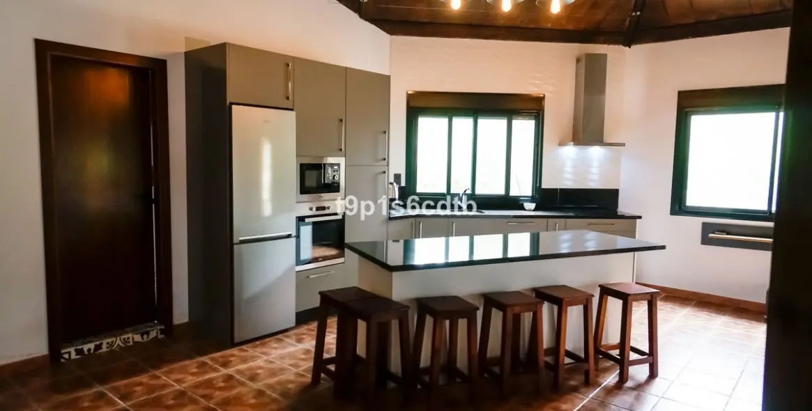 Продажа отеля в Valle de Abdalajis 16