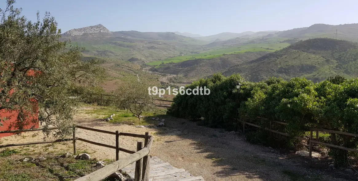 Sale of hotel in Valle de Abdalajis 21