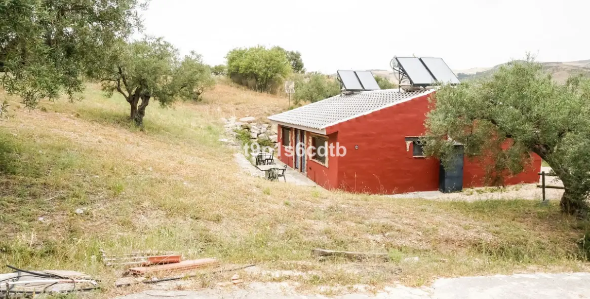 Sale of hotel in Valle de Abdalajis 30