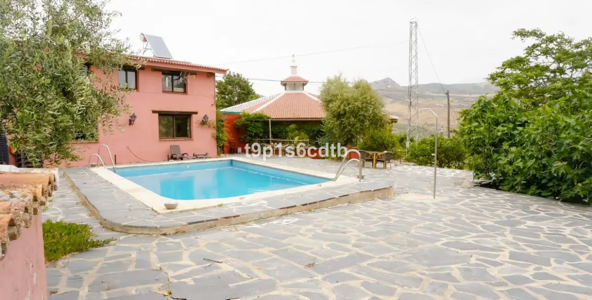 Sale of hotel in Valle de Abdalajis 32
