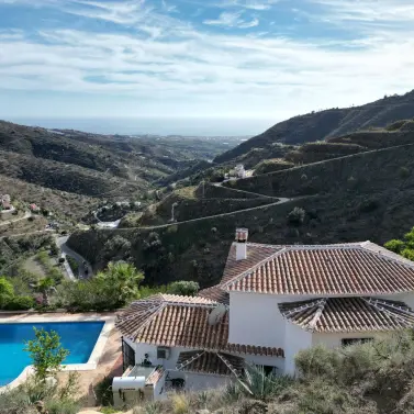 Sale of detached villa in Arenas