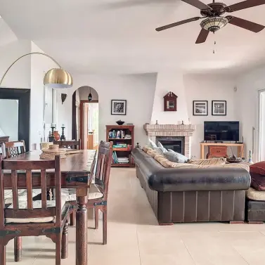 Sale of detached villa in Arenas