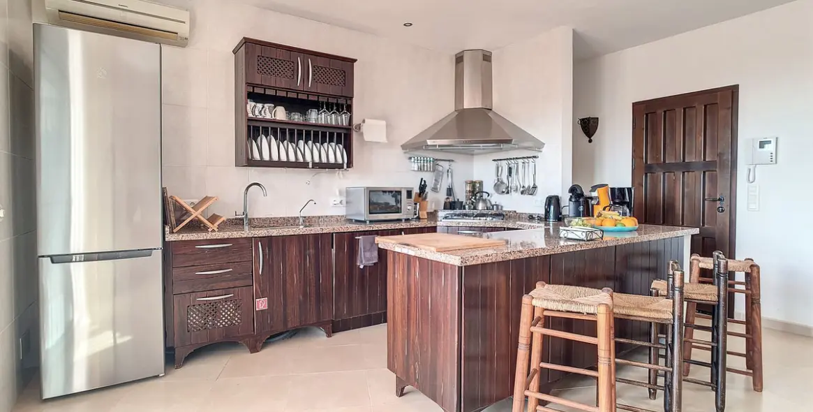 Sale of detached villa in Arenas 9