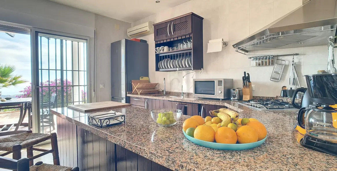 Sale of detached villa in Arenas 10