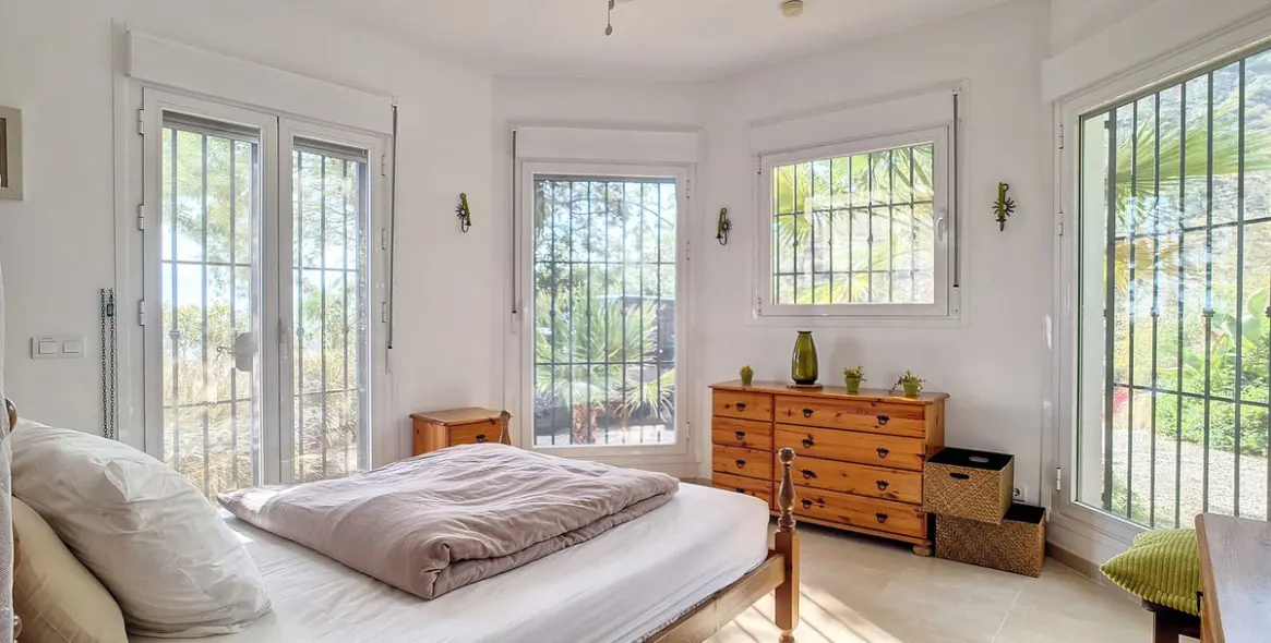 Sale of detached villa in Arenas 12