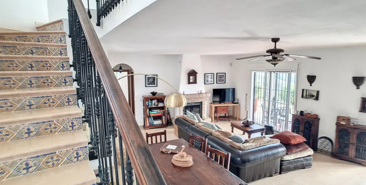 Sale of detached villa in Arenas 19