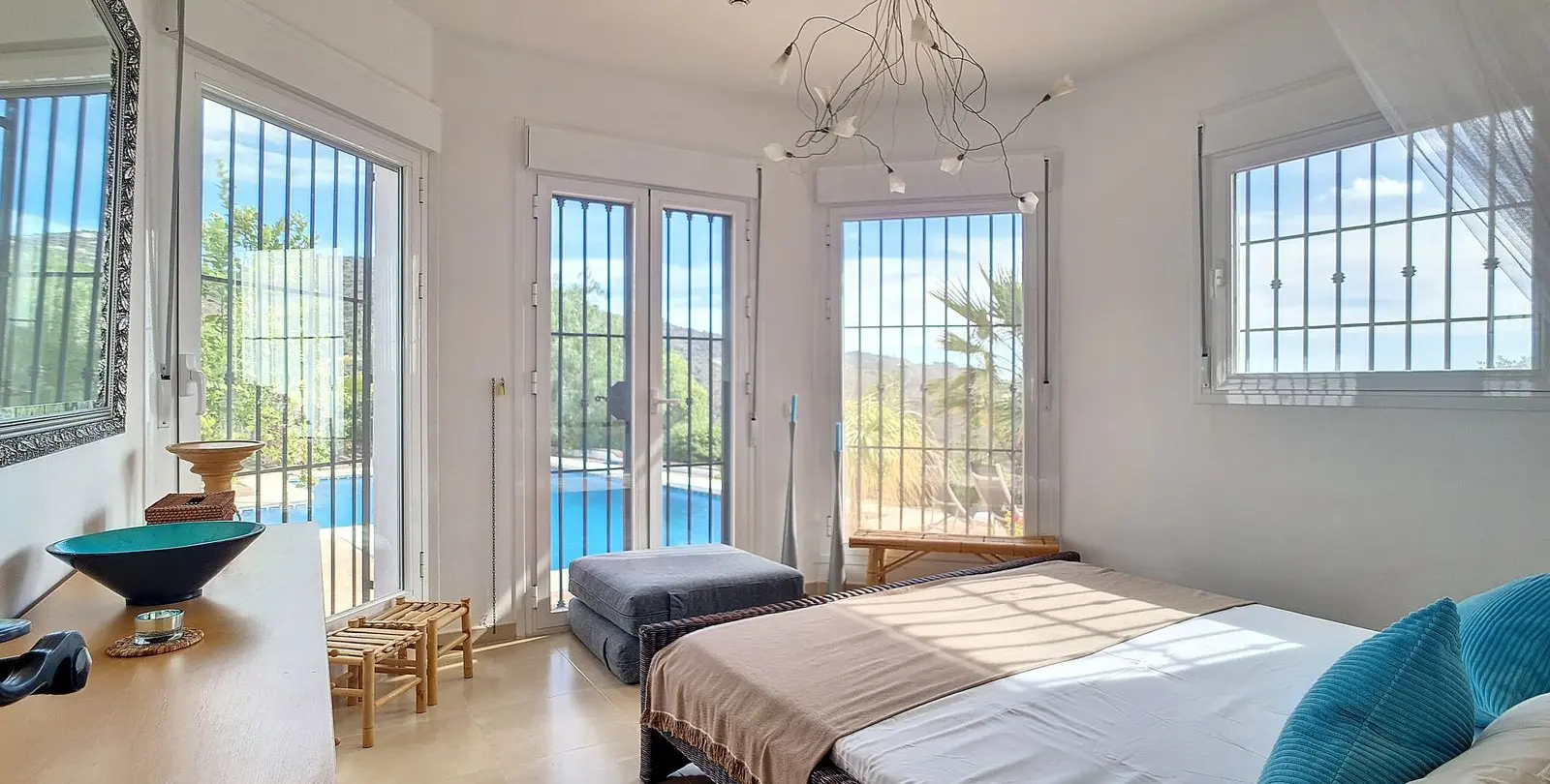 Sale of detached villa in Arenas 17