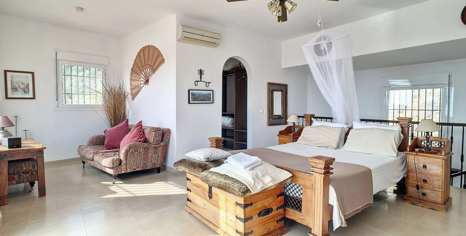 Sale of detached villa in Arenas 25