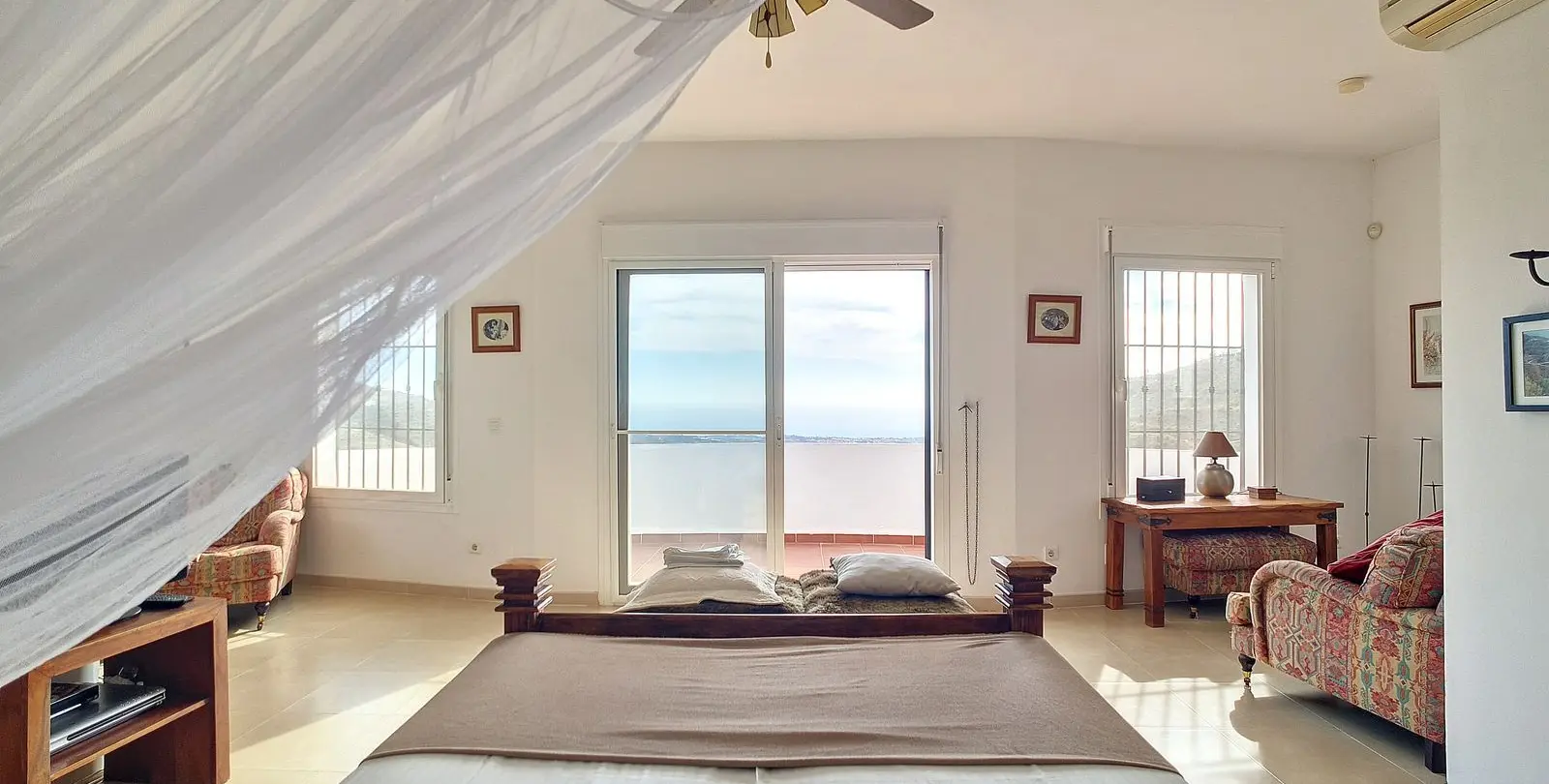 Sale of detached villa in Arenas 26