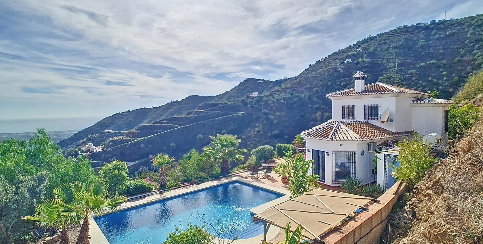Sale of detached villa in Arenas 35