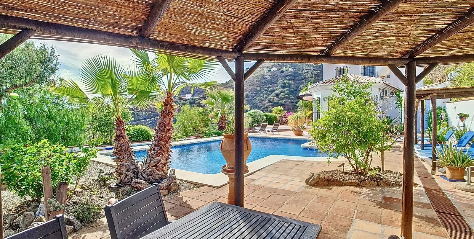 Sale of detached villa in Arenas 38