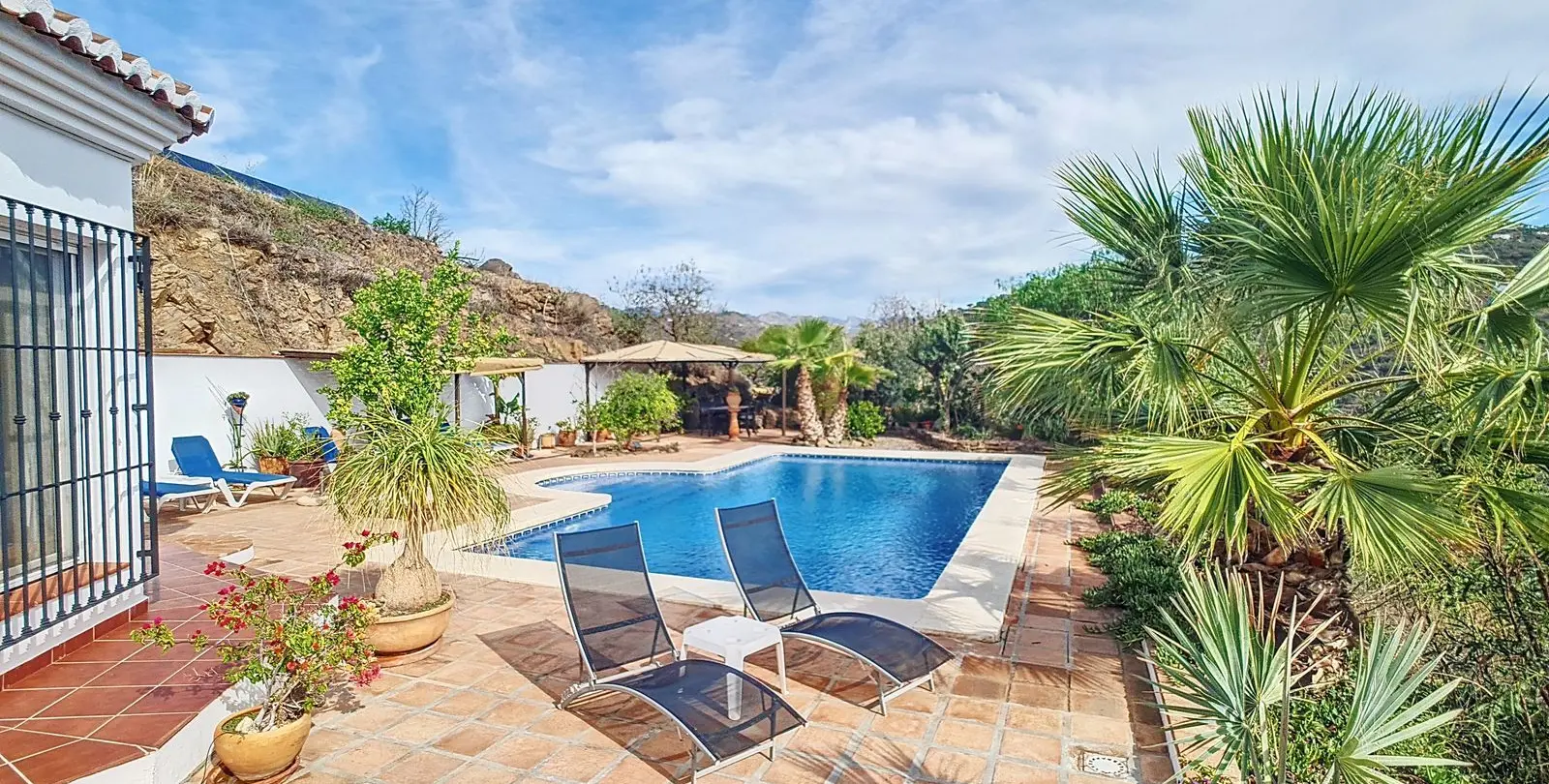 Sale of detached villa in Arenas 43
