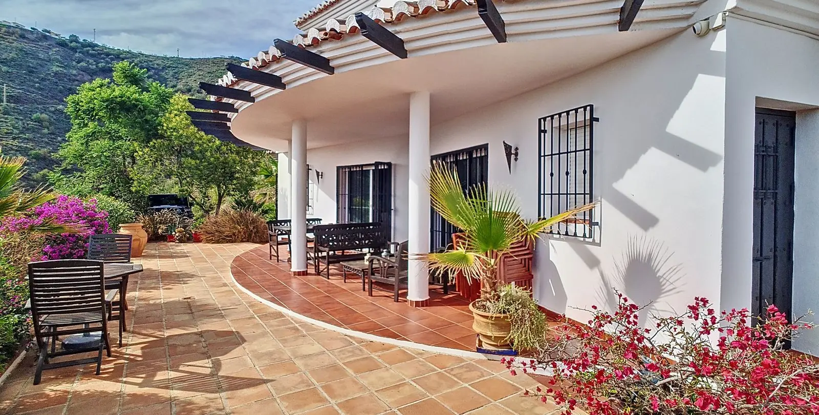 Sale of detached villa in Arenas 44