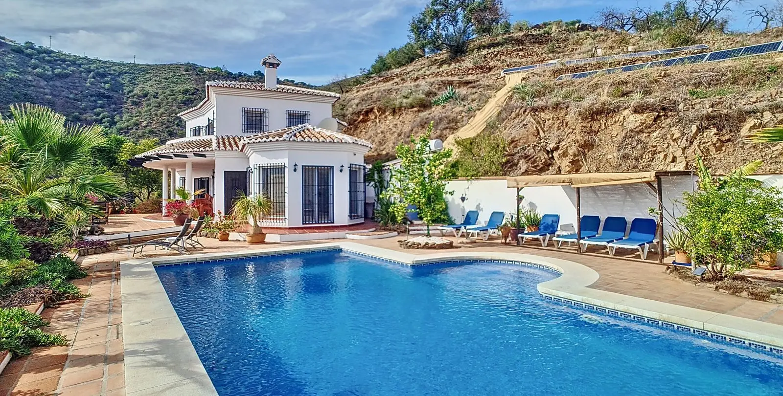 Sale of detached villa in Arenas 45