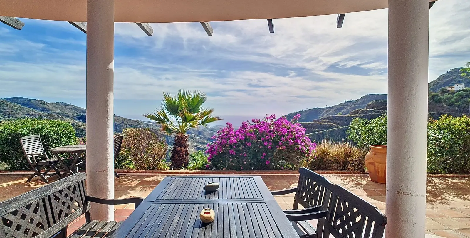 Sale of detached villa in Arenas 46