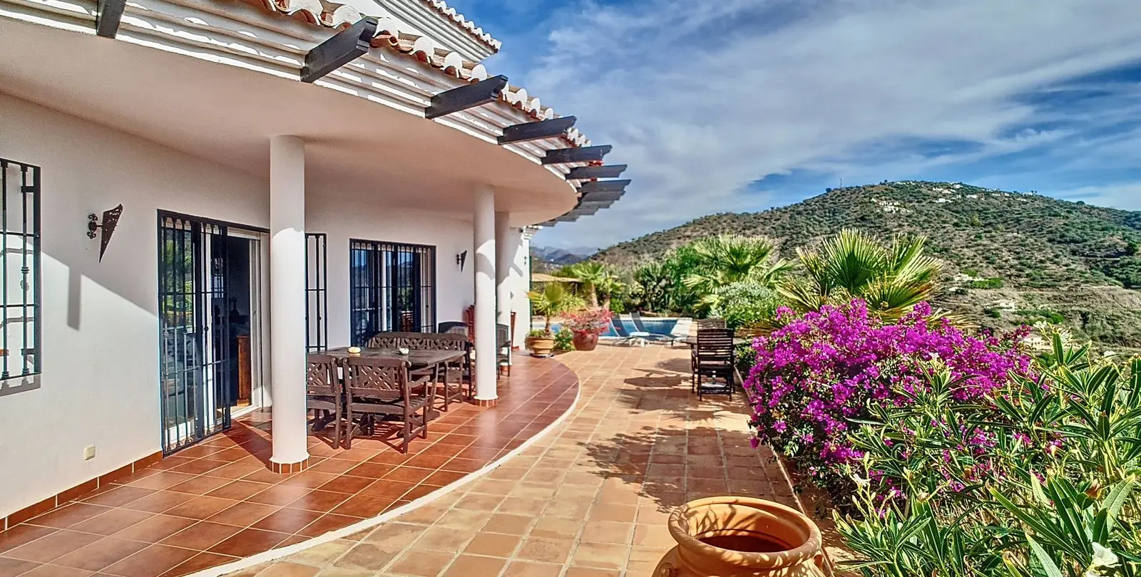 Sale of detached villa in Arenas 47