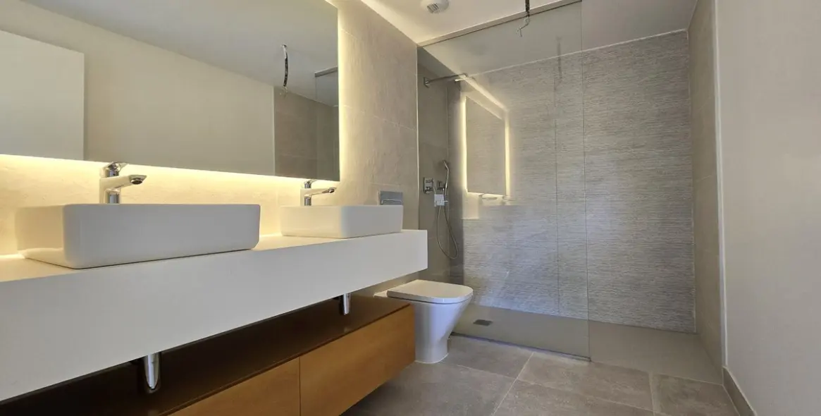 Sale of semi-detached house in El Chaparral 5