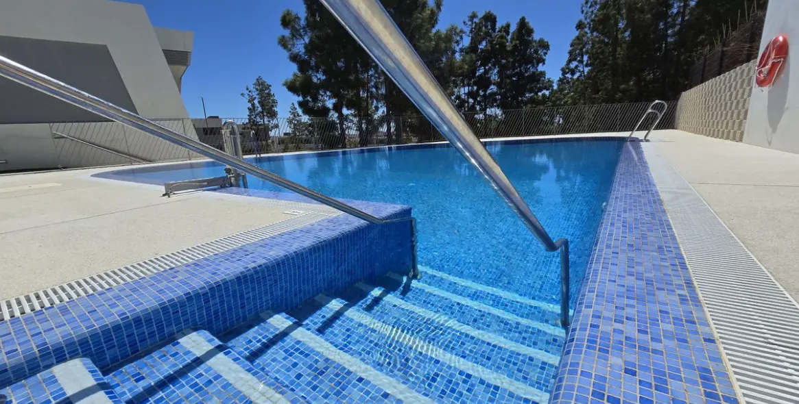 Sale of semi-detached house in El Chaparral 6