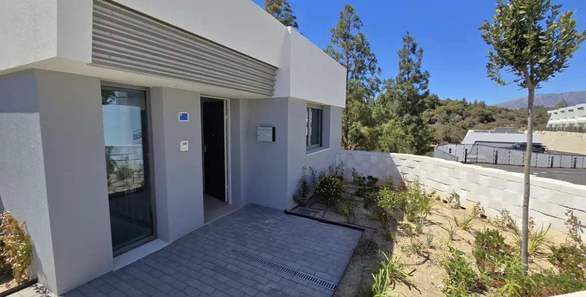 Sale of semi-detached house in El Chaparral 21