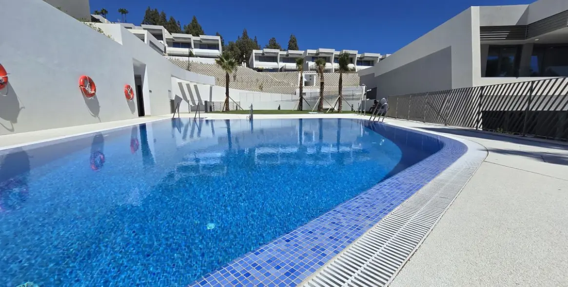 Sale of semi-detached house in El Chaparral 23