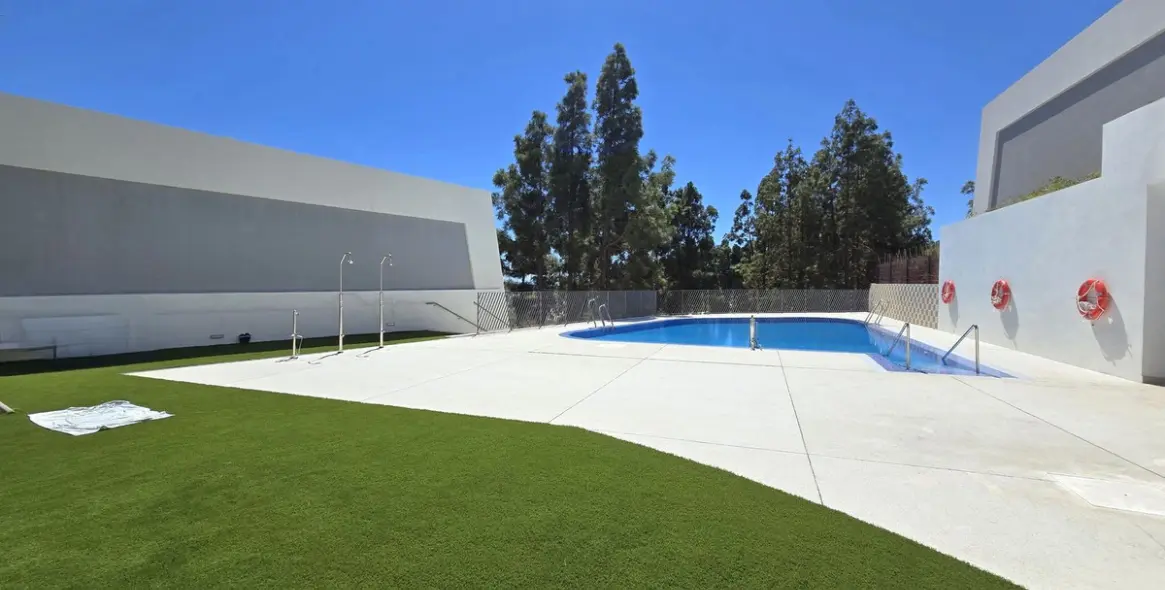 Sale of semi-detached house in El Chaparral 24