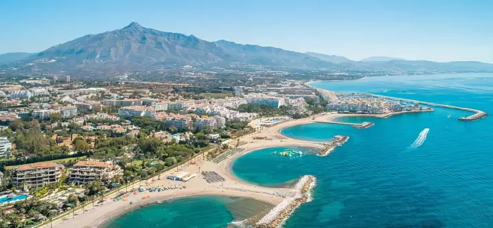 Продажа апартаментов на первом этаже в The Golden Mile 1