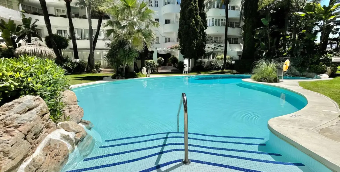 Sale of ground floor apartment in The Golden Mile 1