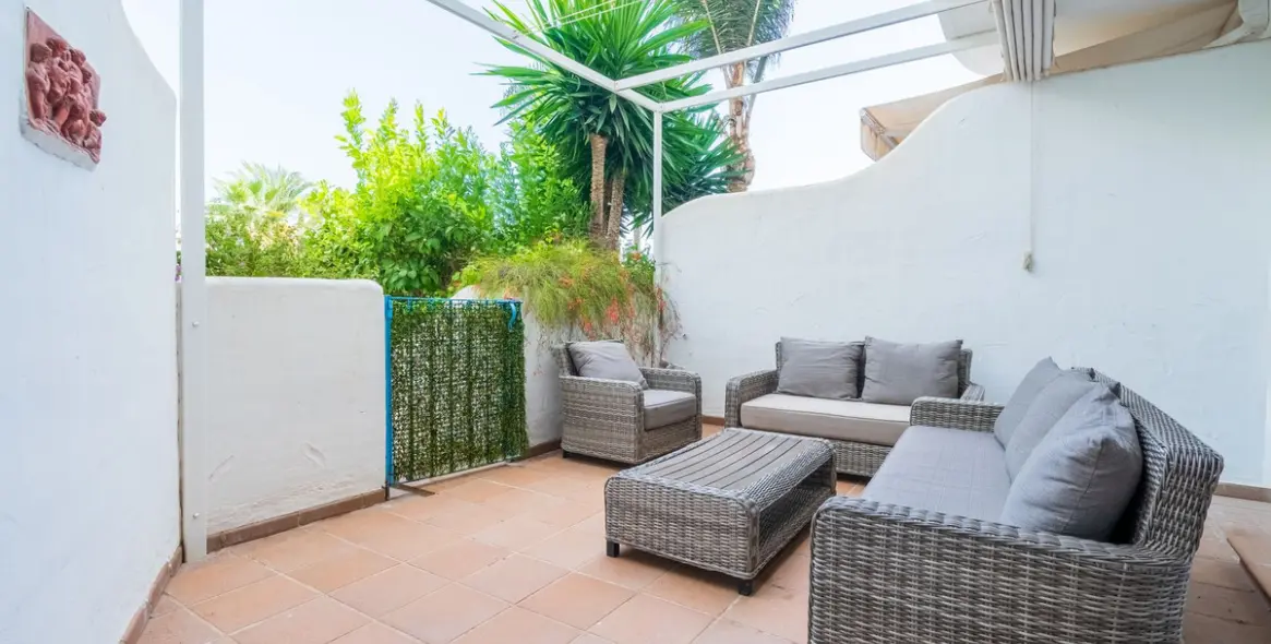 Sale of ground floor apartment in The Golden Mile 4