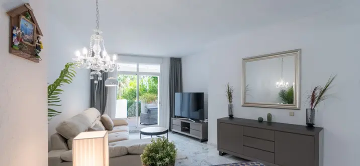 Sale of ground floor apartment in The Golden Mile 4