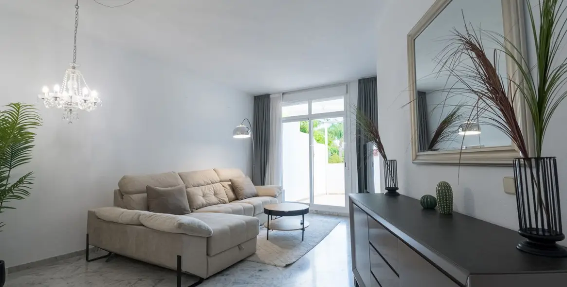 Sale of ground floor apartment in The Golden Mile 6