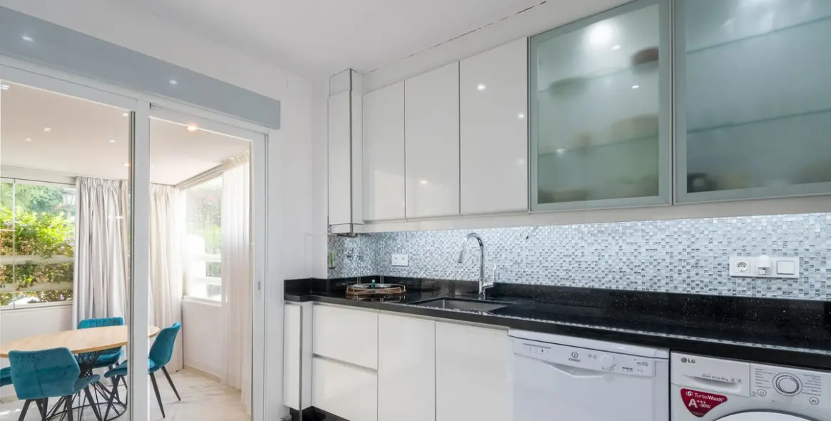 Sale of ground floor apartment in The Golden Mile 9