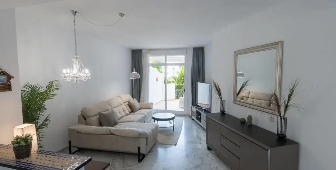 Sale of ground floor apartment in The Golden Mile 14