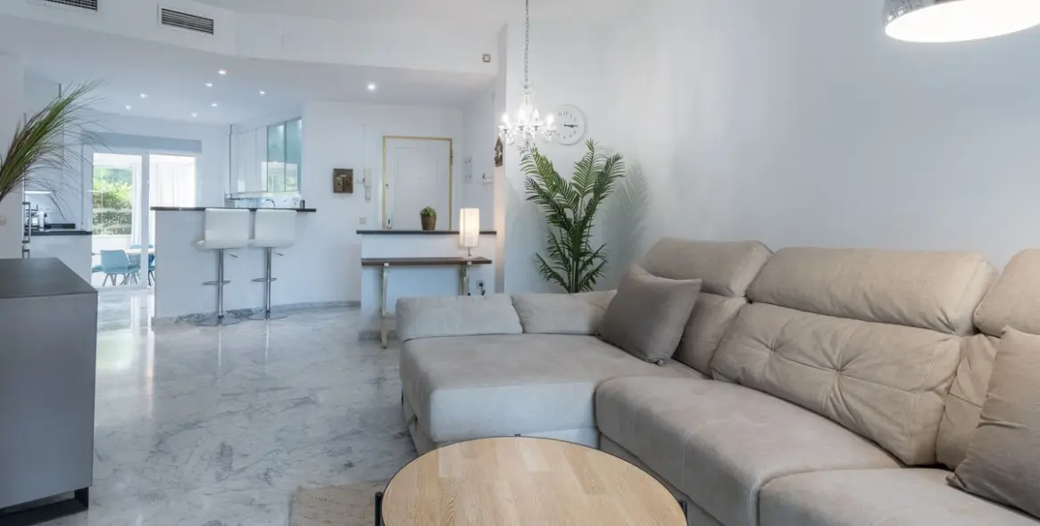 Sale of ground floor apartment in The Golden Mile 16