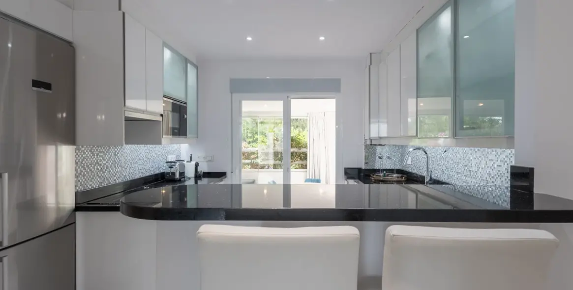 Sale of ground floor apartment in The Golden Mile 17