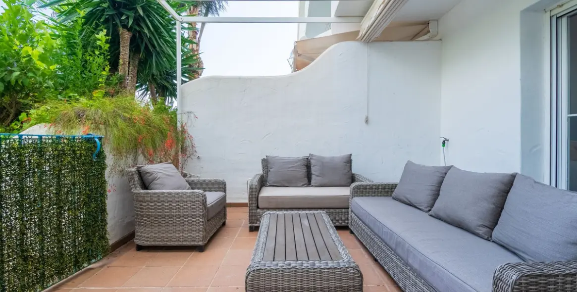 Продажа апартаментов на первом этаже в The Golden Mile 22