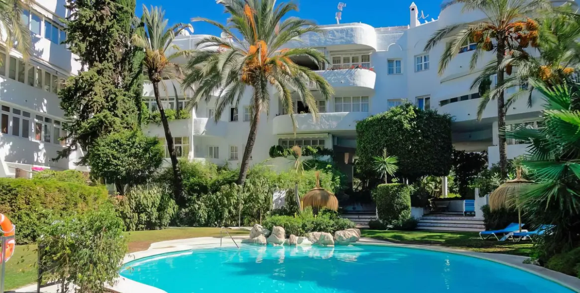 Продажа апартаментов на первом этаже в The Golden Mile 24