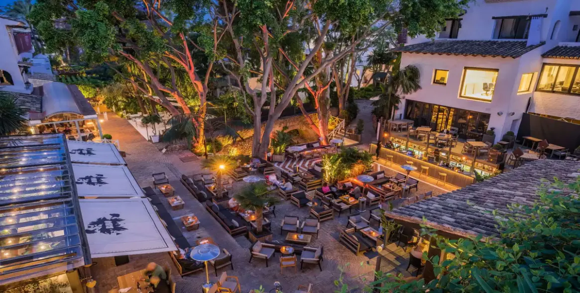 Продажа апартаментов на первом этаже в The Golden Mile 25