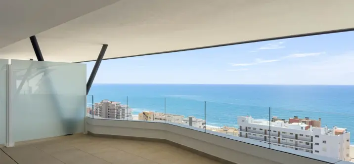 Venta de apartamento en planta media en Fuengirola 0