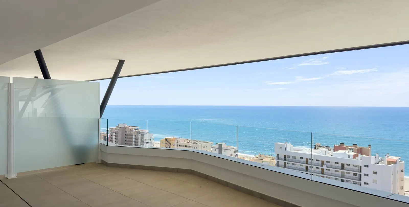 Venta de apartamento en planta media en Fuengirola 1
