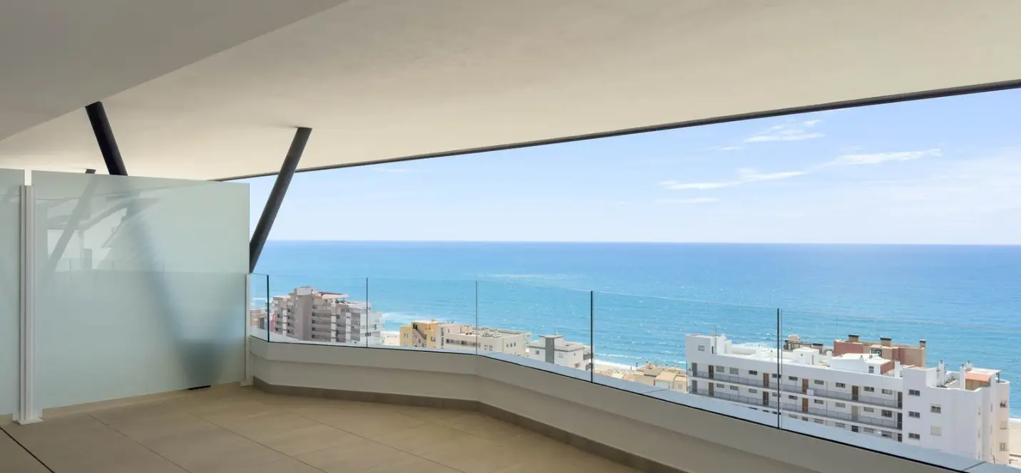 Продажа апартаментов на среднем этаже в Fuengirola 0