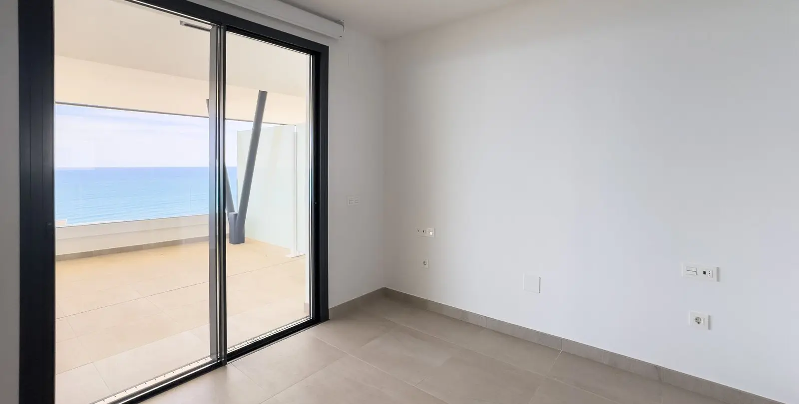 Venta de apartamento en planta media en Fuengirola 11
