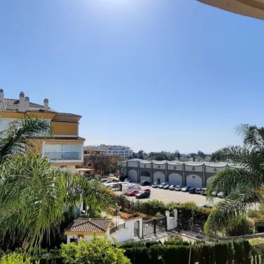 Venta de apartamento en planta media en The Golden Mile