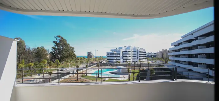 Venta de apartamento en planta media en Los Alamos 1
