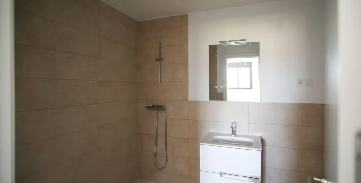 Продажа апартаментов на среднем этаже в Los Alamos 12