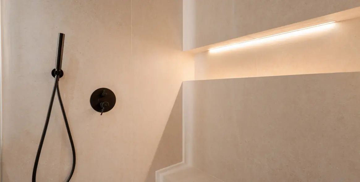 Sale of middle floor apartment in Benahavís 13