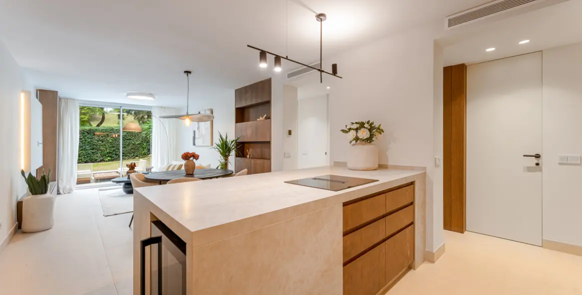 Venta de apartamento en planta media en Benahavís 5