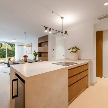 Venta de apartamento en planta media en Benahavís